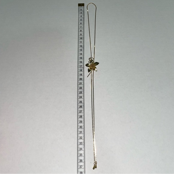 Gold Flower Style Bolo Necklace - Picture 7 of 13